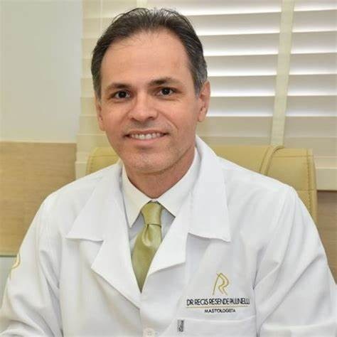 Dr. Roberto Silva